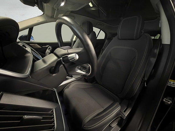 Jaguar I-PACE 10 of 25