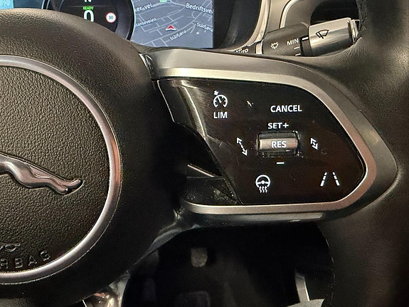 Jaguar I-PACE 18 of 25