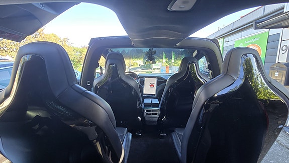Tesla Model X 10 of 30