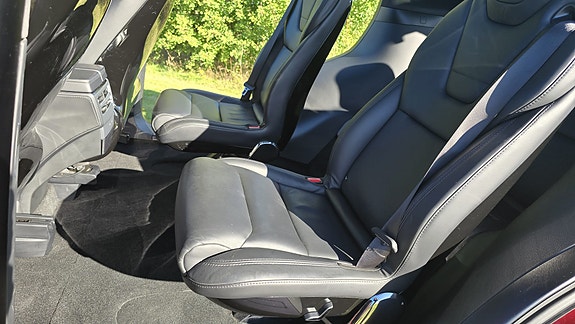 Tesla Model X 22 of 30