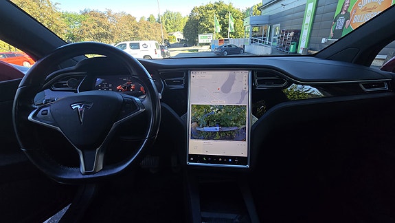 Tesla Model X 9 of 30