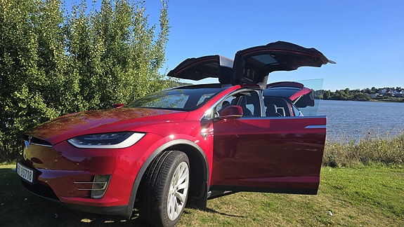 Tesla Model X 3 of 30