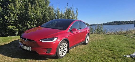 Tesla Model X 13 of 30