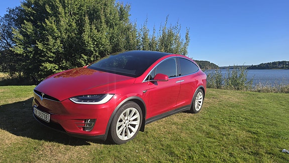 Tesla Model X 2 of 30