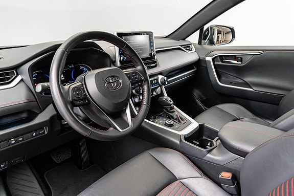 Toyota RAV4 13 of 28