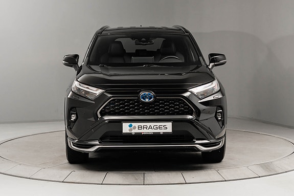 Toyota RAV4 6 of 28