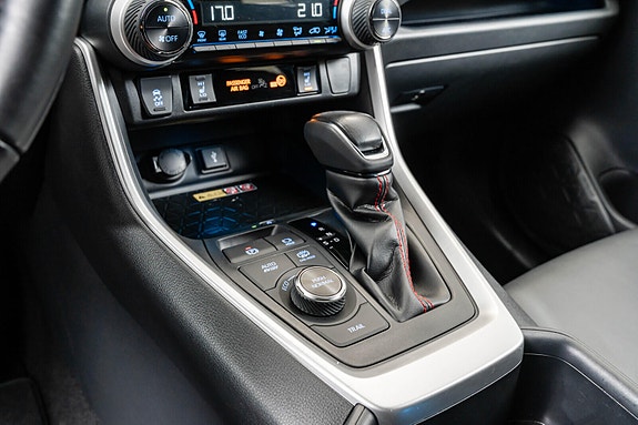 Toyota RAV4 14 of 28