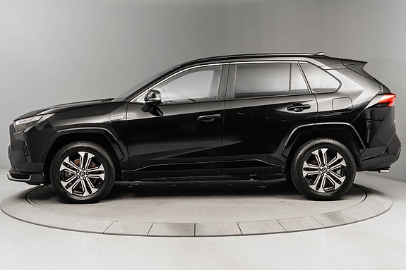 Toyota RAV4 2 of 28
