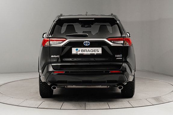 Toyota RAV4 3 of 28