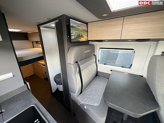 Malibu Relax 640 LE XR / 2027-modell / Stort lasterom / El senkeseng / NYHET / Innbytte 24 of 27