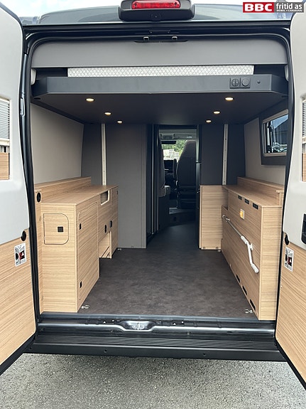 Malibu Relax 640 LE XR / 2027-modell / Stort lasterom / El senkeseng / NYHET / Innbytte 2 of 27