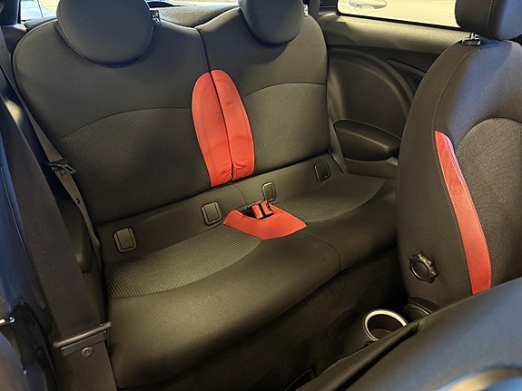 MINI Cooper 8 of 15