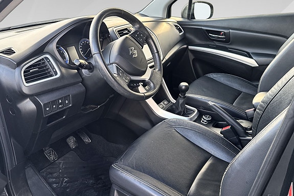 Suzuki SX4 S-Cross 10 of 15