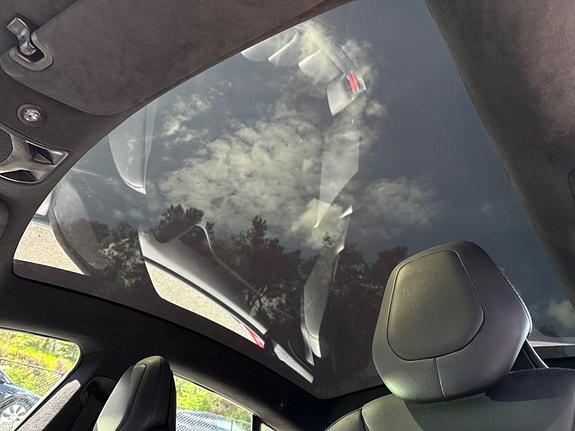 Tesla Model S 29 of 30