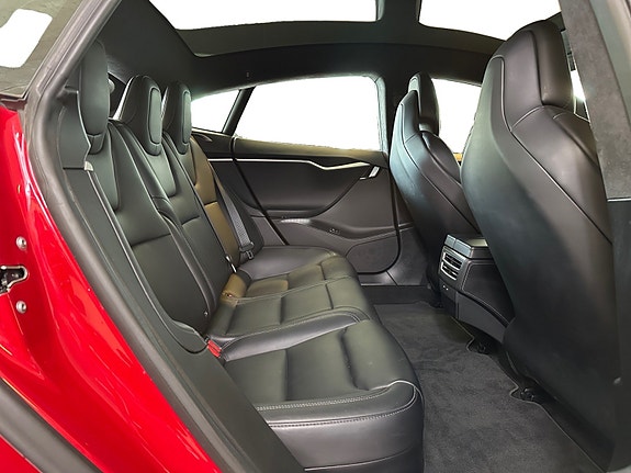 Tesla Model S 27 of 30
