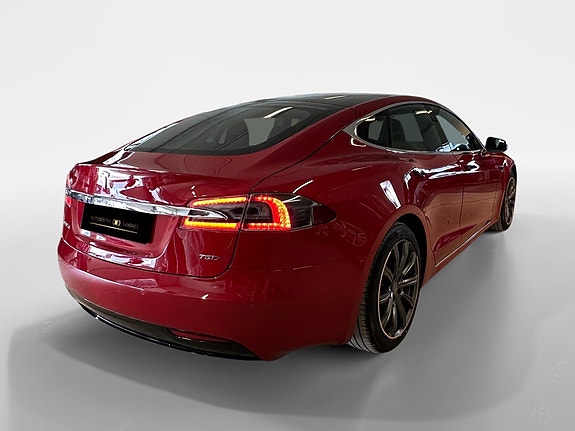 Tesla Model S 7 of 30