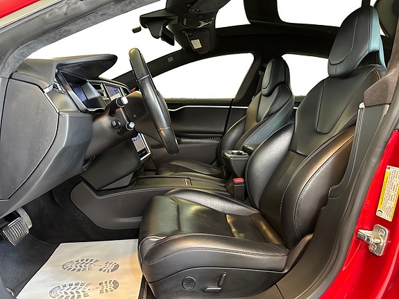 Tesla Model S 8 of 30