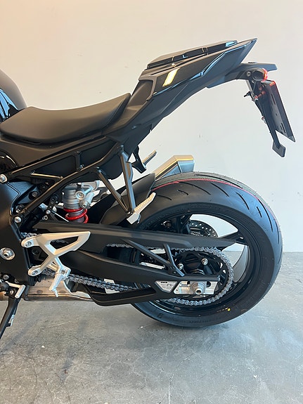 BMW S 1000 R- Demosykkel med alt utstyr! 17 of 18