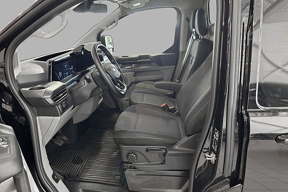 Ford Transit Custom 12 of 19