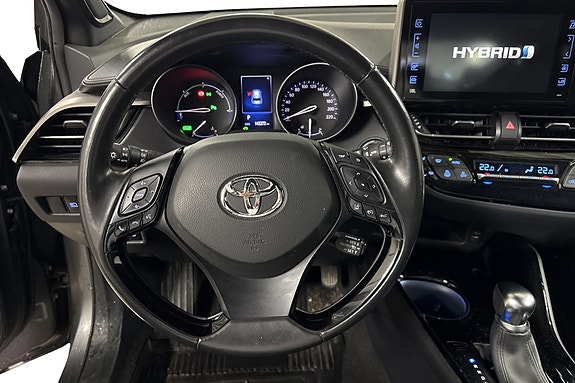 Toyota C-HR 4 of 11