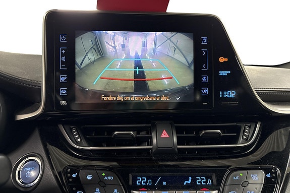 Toyota C-HR 7 of 11