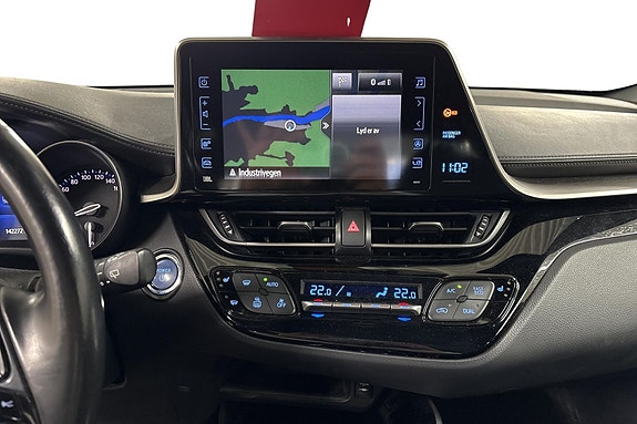 Toyota C-HR 6 of 11