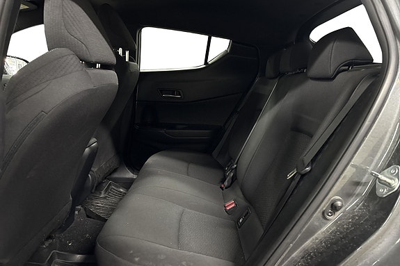 Toyota C-HR 9 of 11