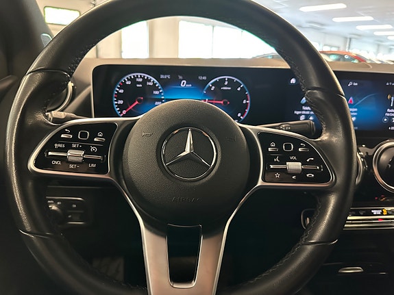 Mercedes-Benz 180 B 11 of 30