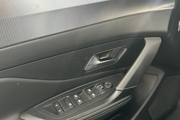 Peugeot 308 17 of 27