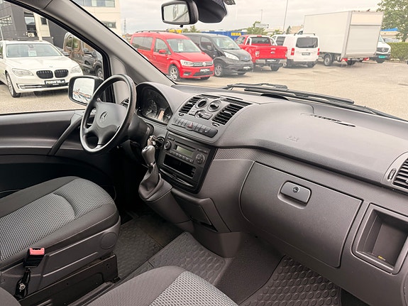 Mercedes-Benz Vito 113 17 of 23