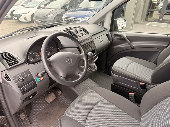 Mercedes-Benz Vito 113 12 of 23