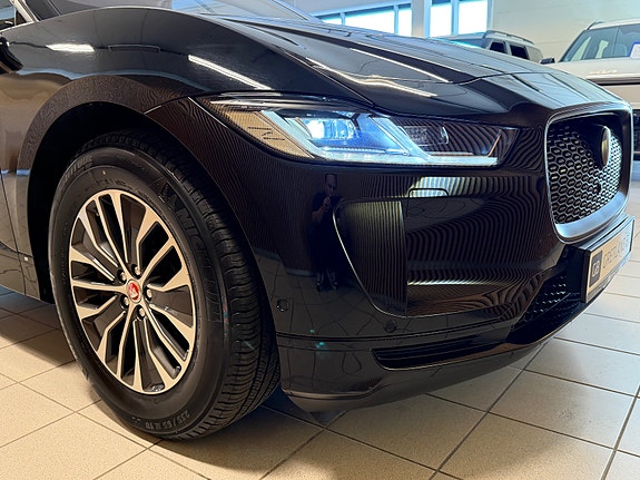 Jaguar I-PACE 11 of 22