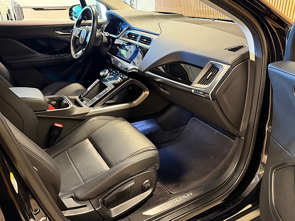 Jaguar I-PACE 20 of 22