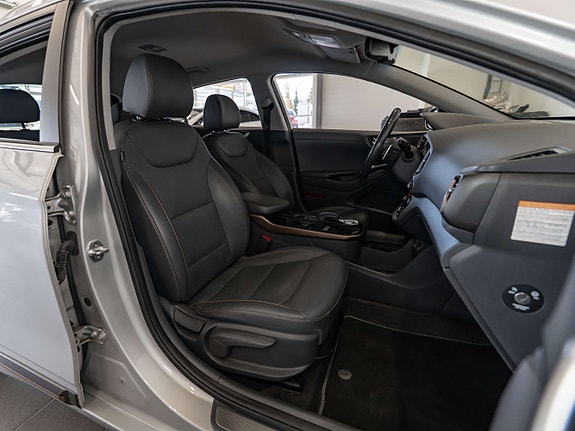 Hyundai IONIQ 24 of 30