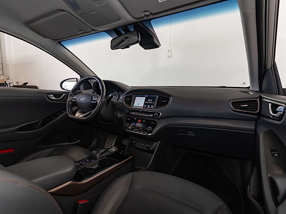 Hyundai IONIQ 21 of 30