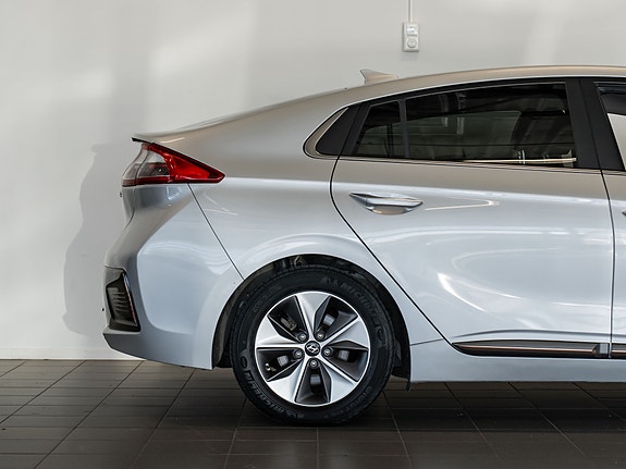 Hyundai IONIQ 4 of 30