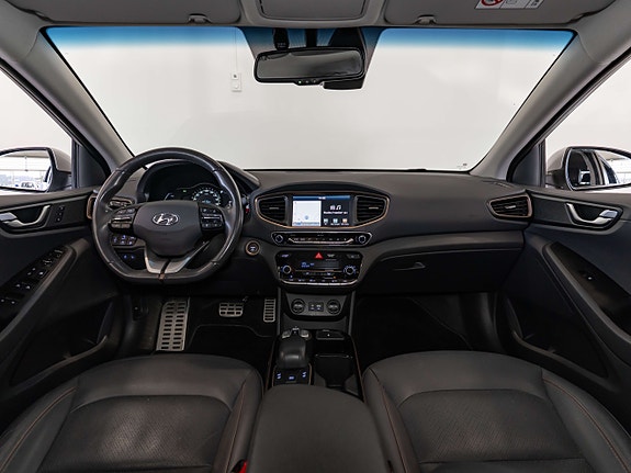 Hyundai IONIQ 26 of 30