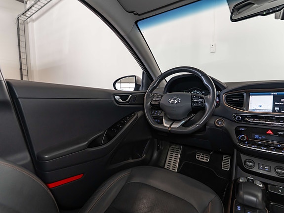 Hyundai IONIQ 27 of 30
