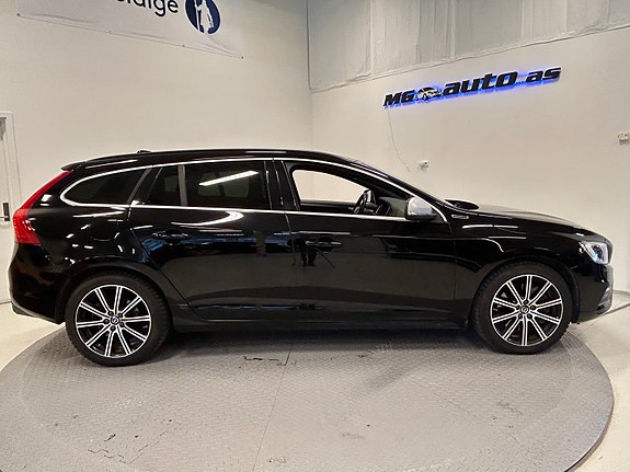 Volvo V60 2 of 21