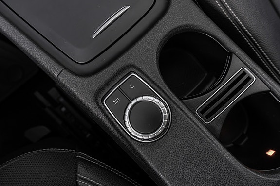 Mercedes-Benz GLA200 22 of 30