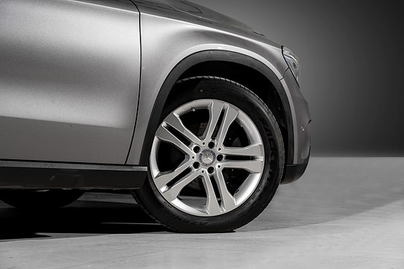 Mercedes-Benz GLA200 12 of 30