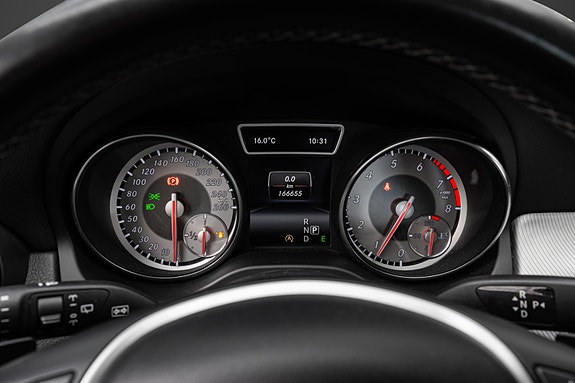 Mercedes-Benz GLA200 19 of 30