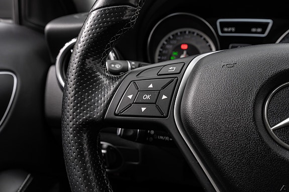 Mercedes-Benz GLA200 16 of 30