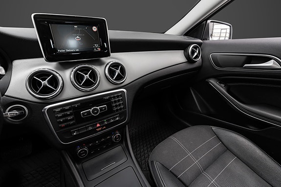 Mercedes-Benz GLA200 21 of 30