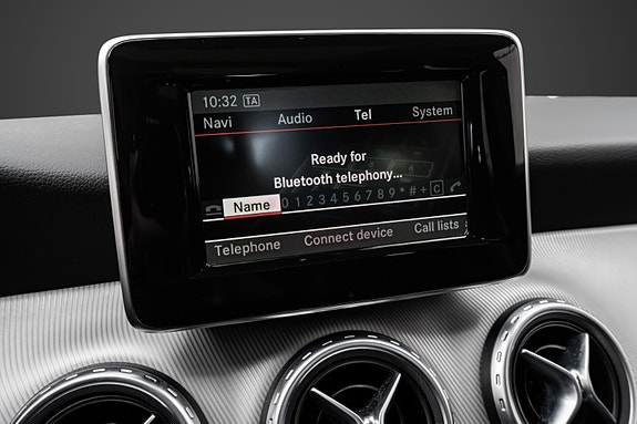 Mercedes-Benz GLA200 28 of 30