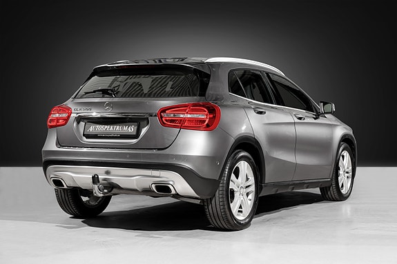 Mercedes-Benz GLA200 5 of 30