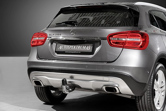 Mercedes-Benz GLA200 6 of 30