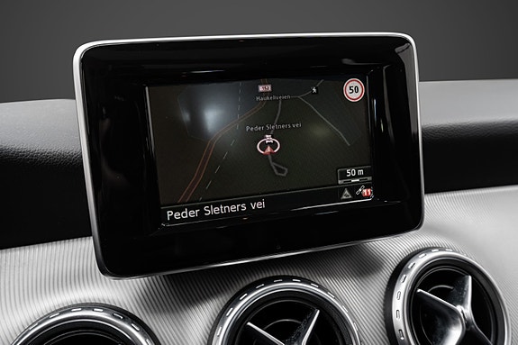 Mercedes-Benz GLA200 29 of 30