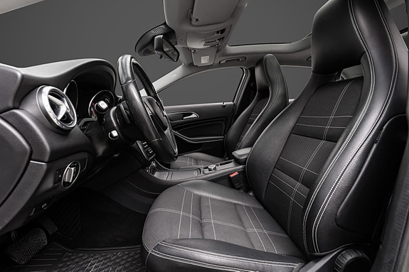 Mercedes-Benz GLA200 30 of 30