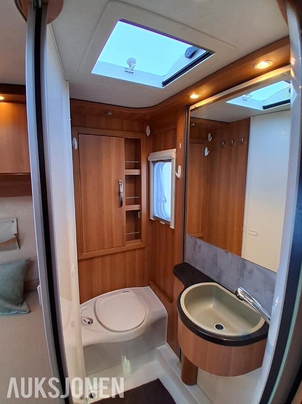 Hymer TRAMP 654CL Campingbil EU OK 12.2027 17 of 23